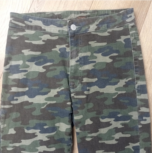 Free People High Rise Skinny Camo Jeans - Picture 4 of 8